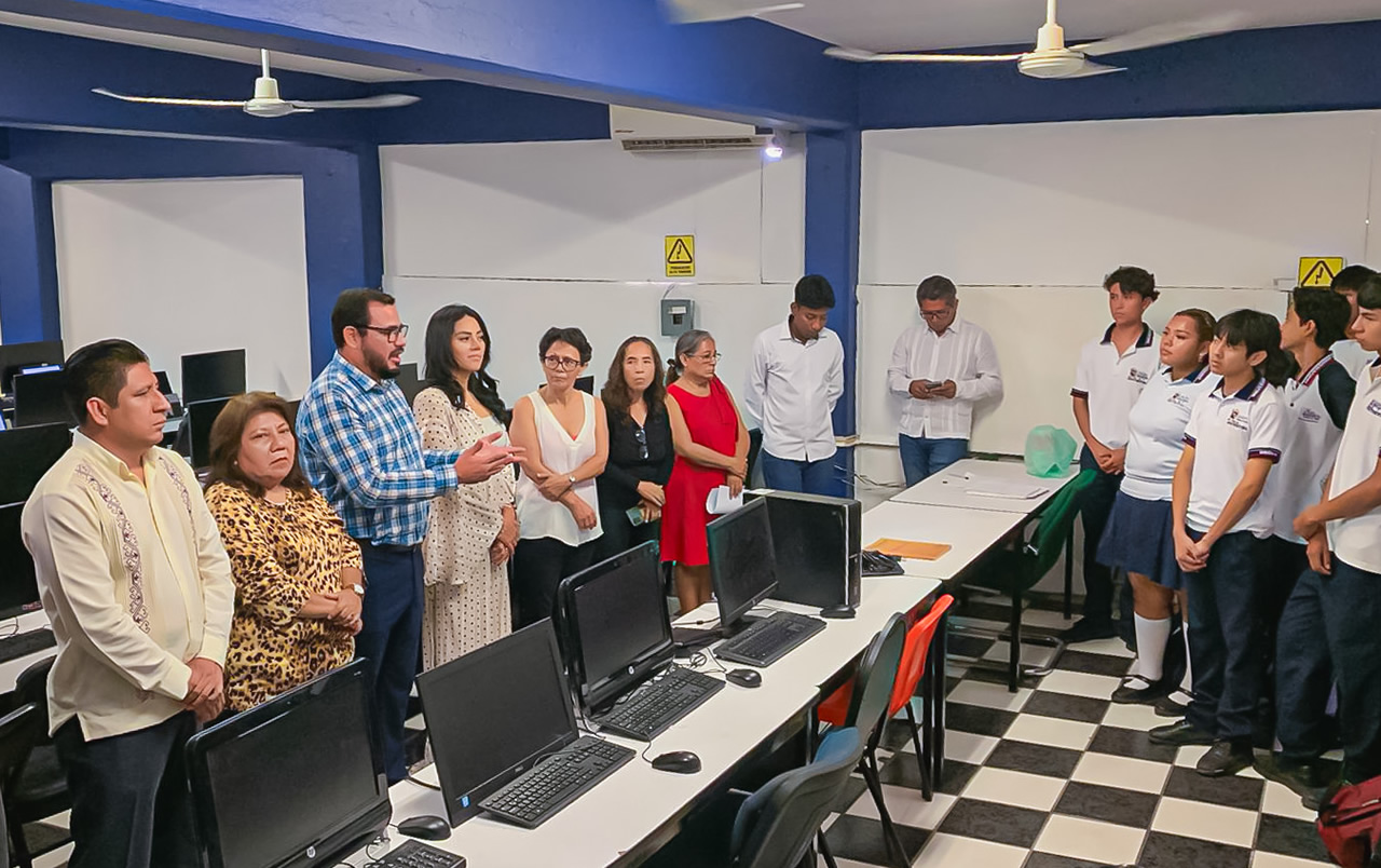 Las preparatorias No. 7 y No. 9 de la Universidad Autónoma de Guerrero, fueron seleccionadas para la aplicación del Programa para la Evaluación Internacional de Estudiantes (PISA)